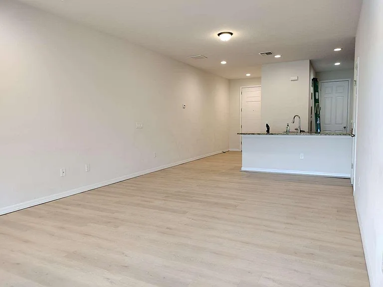 1958 Marlington Way — Photo 19