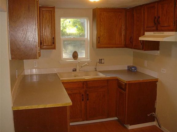 2nd image of 273 Knox Ct