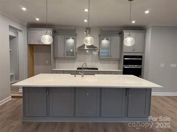 9625 Liberty Hill Dr, Mint Hill, NC 28227