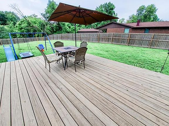 2nd image of 4 Tall Oak Dr