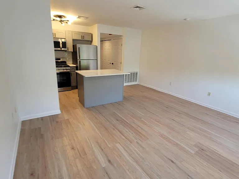 726 S 8th St #3 — Photo 4