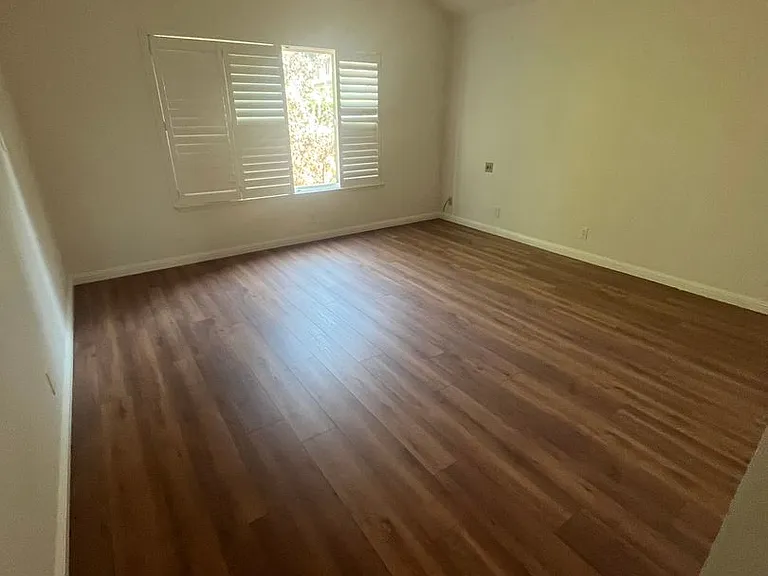 1636 Brentwood Ln — Photo 5