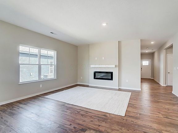 4th image of 412 Madison Way
