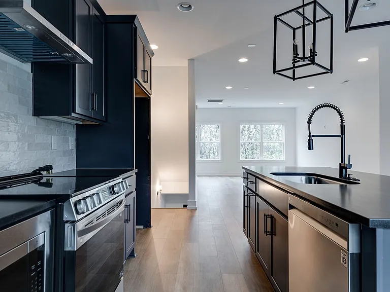 862 W Sharpe Ave #4 — Photo 12