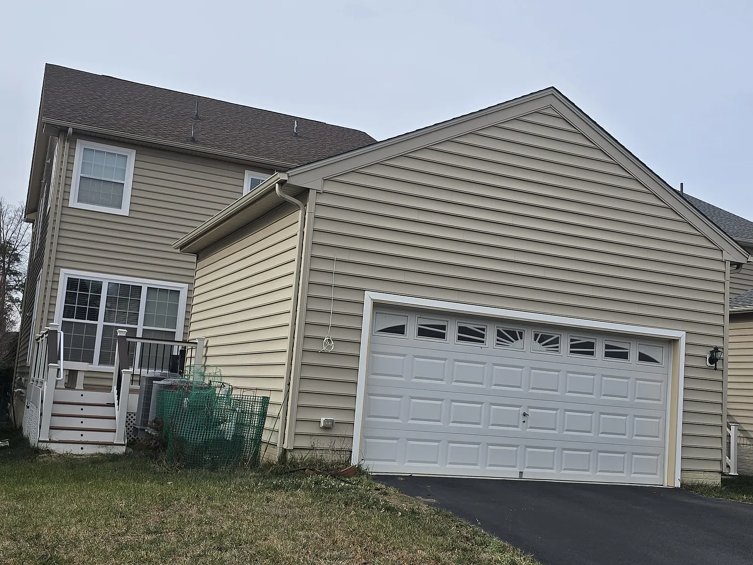 4 bed, 3.5 bath, 3600 sqft, $4,200 — Photo 2