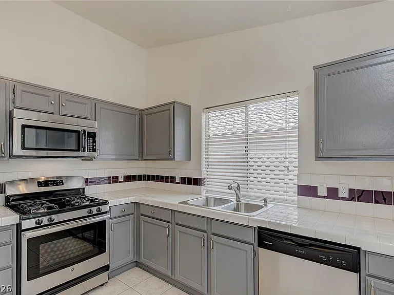 7225 Scenic Hills Dr — Photo 14