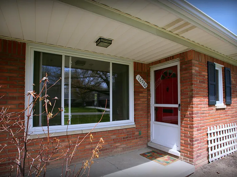 16982 Dunblaine Ave — Photo 2