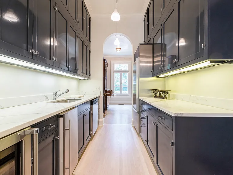 101 Wyandanch Ln — Photo 10