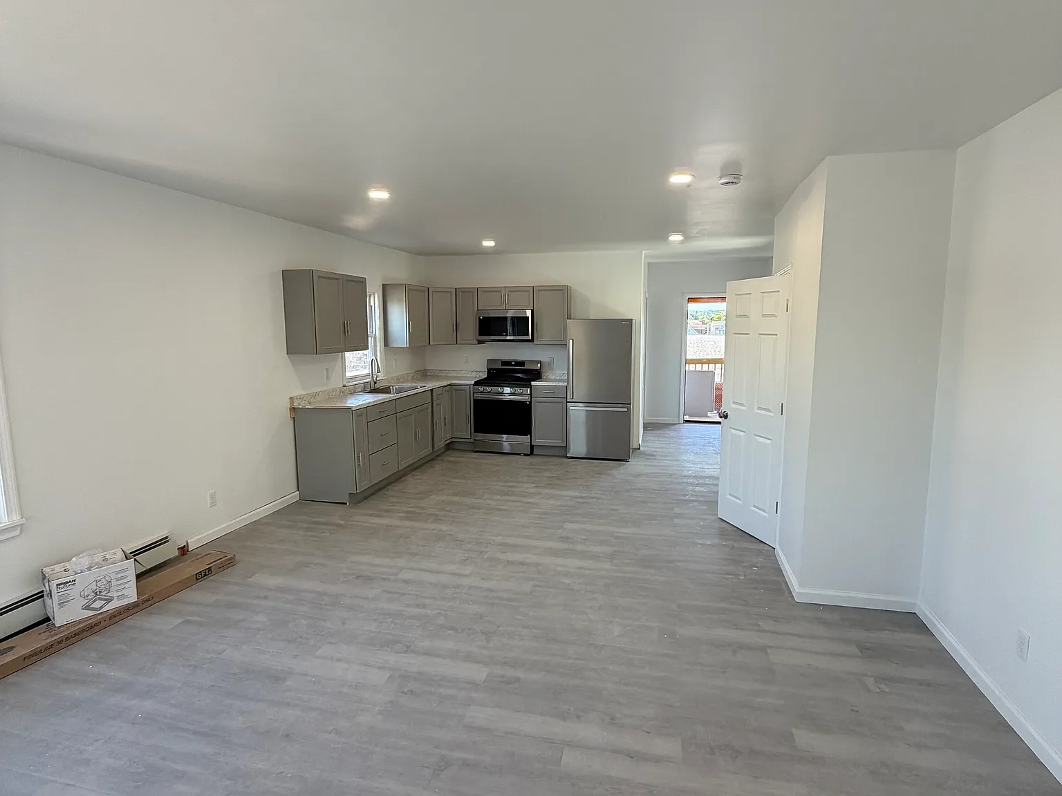 3 bed, $2,000 — Photo 4