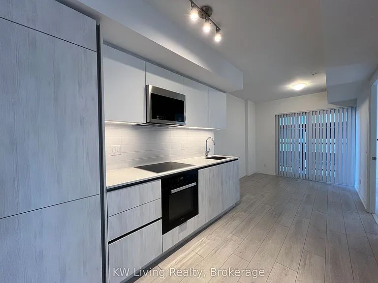 400 King St W #1123 — Photo 4