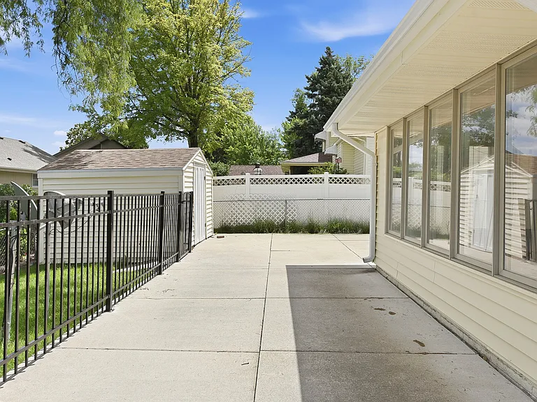 2217 S 164th Cir — Photo 34