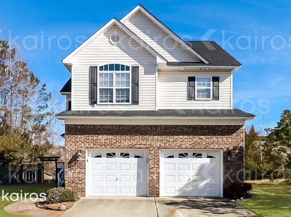 135 Hillandale Rd, Spring Lake, NC 28390