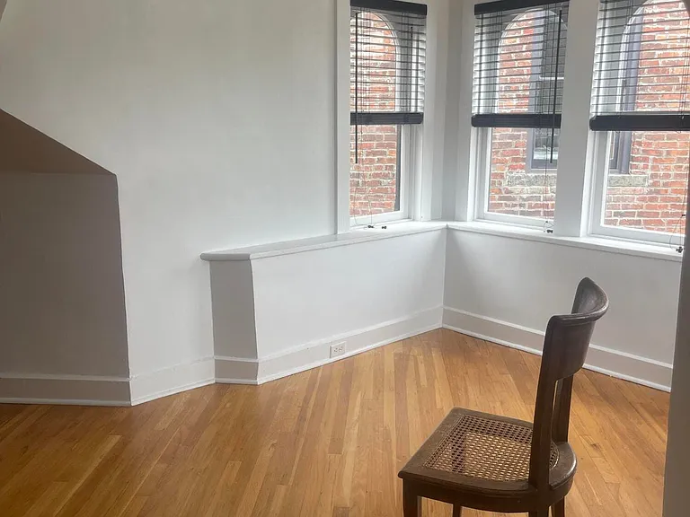 420 Warren St #3R — Photo 4