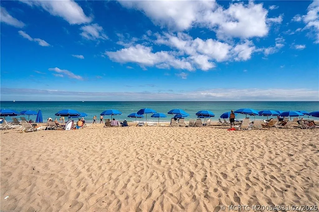 2 bed, 2.0 bath, 873 sqft, $5,000 — Photo 3