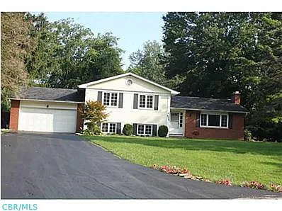 4230 Darbyshire Ct photo 1
