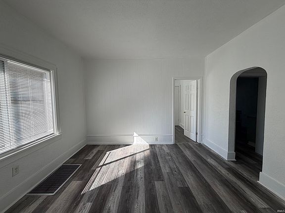 5th image of 1317 College St