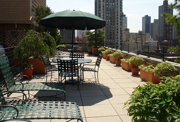 Sold by Compass | media 9