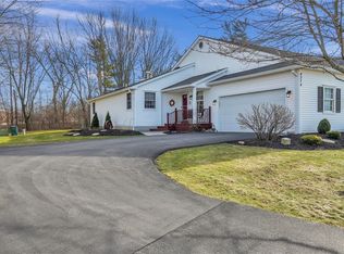 4274 Tisbury Ln, Hamburg, NY 14075