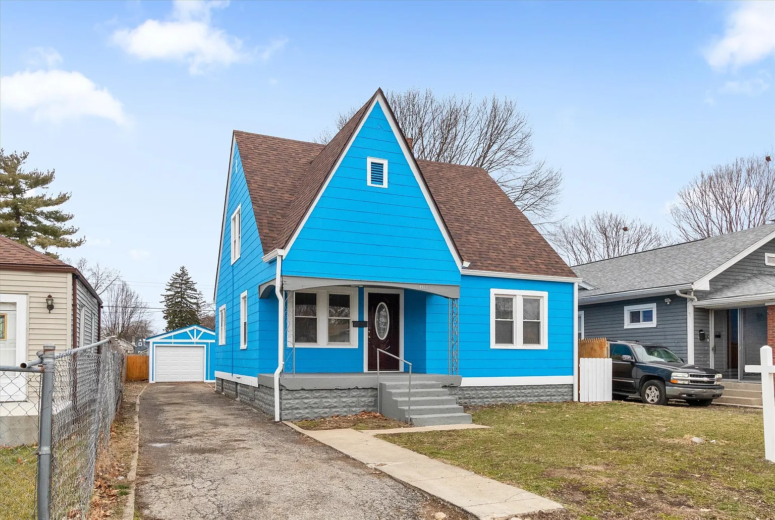 1722 Sharon Ave photo 1