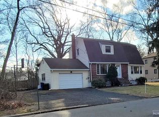 16 Morningside Ave, Cresskill, NJ 07626