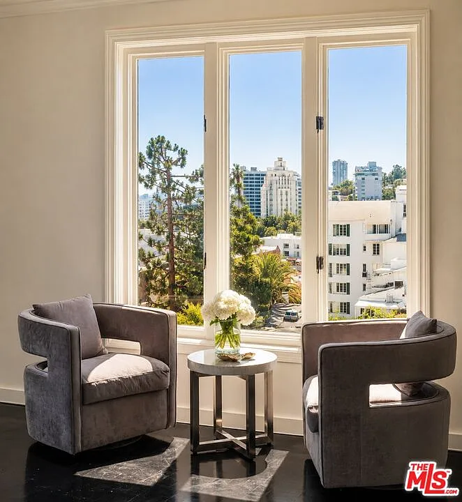 2 bed, 2.0 bath, 1817 sqft, $7,950 — Photo 3