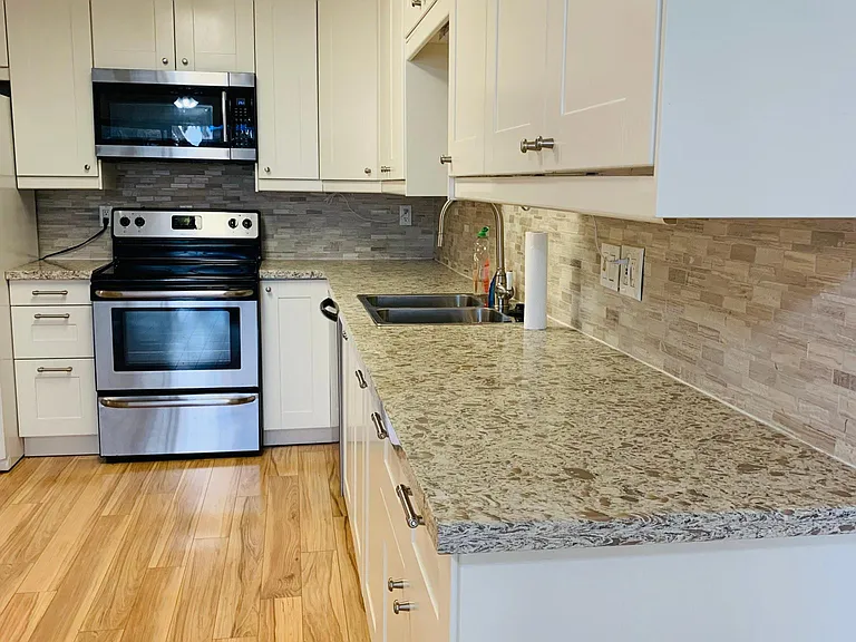 8308 Regents Rd #2F — Photo 2
