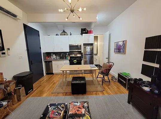 Rented by Bohemia Realty Group | media 4