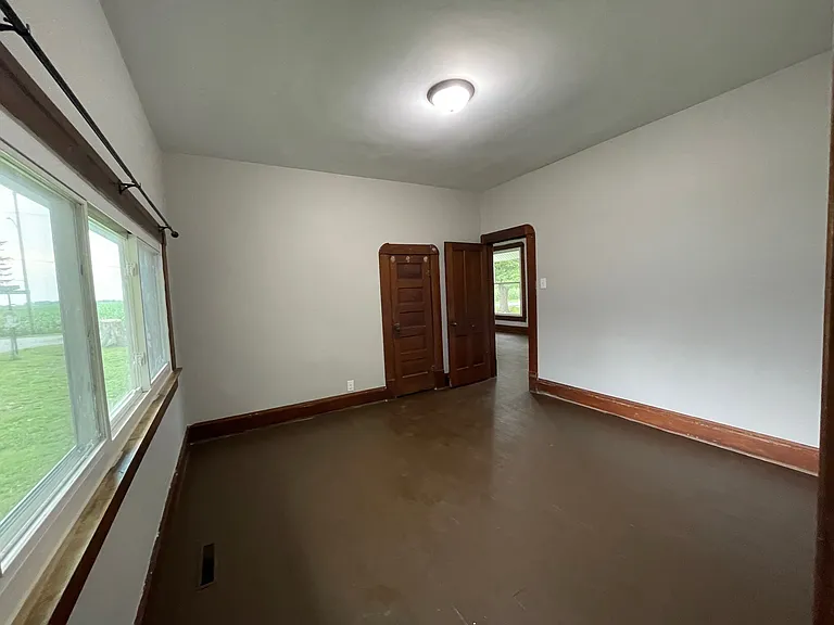 312 S Main St — Photo 11