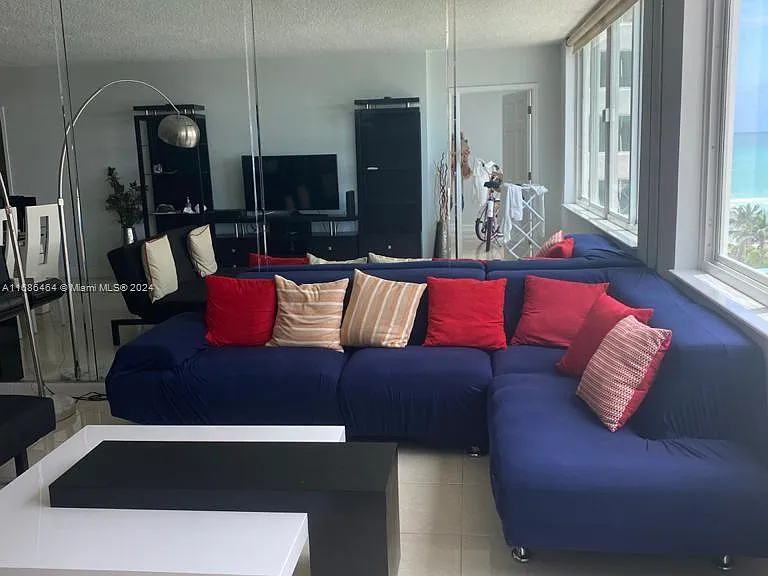 5401 Collins Ave #412 — Photo 3