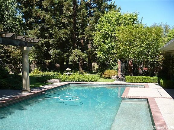 5th image of 3334 Cove Cir