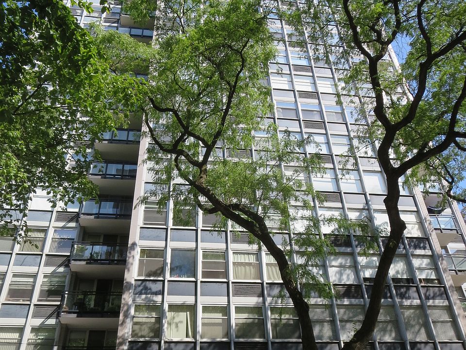 1st image of 30 E Elm St APT 15C