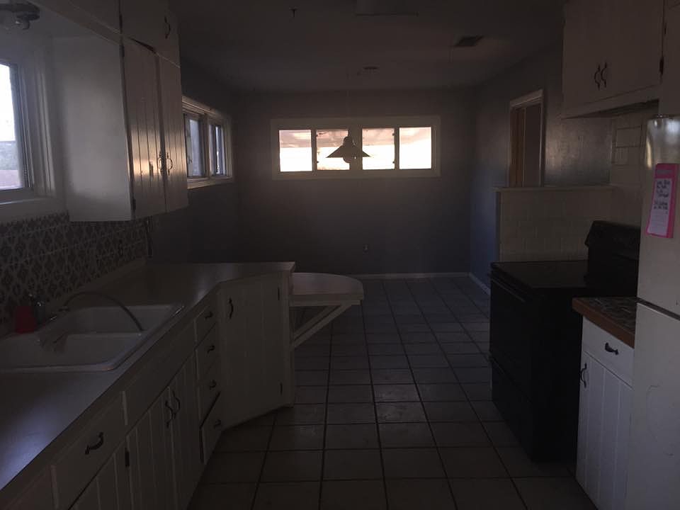 1st image of 114 N Van Buren Ave