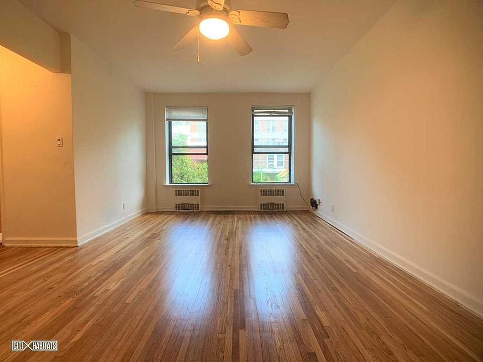2nd image of 3123 47th St APT 2H