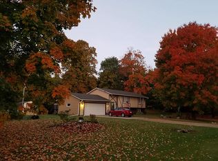 9325 Xenia St, Loretto, MN 55357