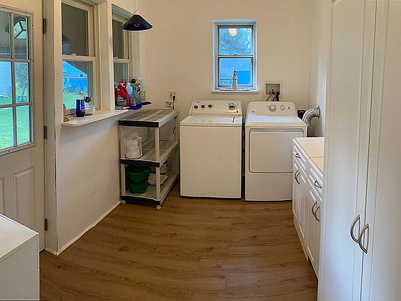 Laundry room / pantry