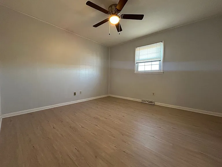 1740 Bonham Rd — Photo 16