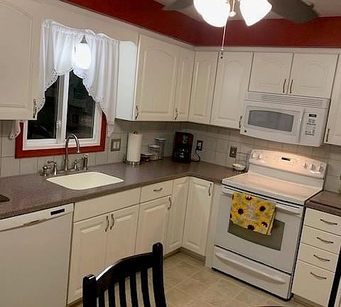 4th image of 21224 Lark Ct