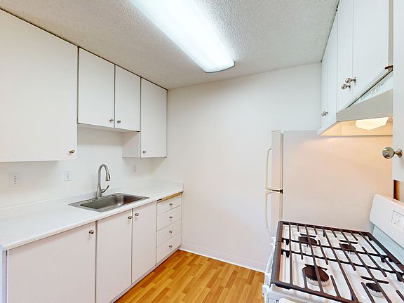 2nd image of 998 Ignacio Blvd #22