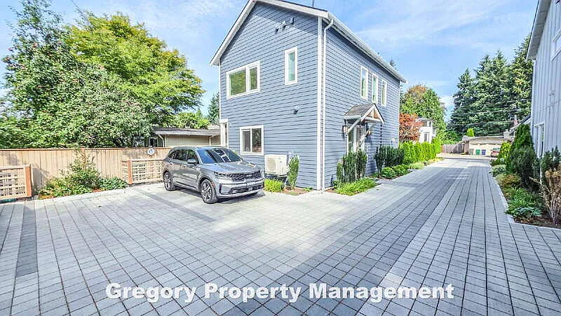 2 bed, 2.5 bath, 1306 sqft, $3,900 — Photo 4