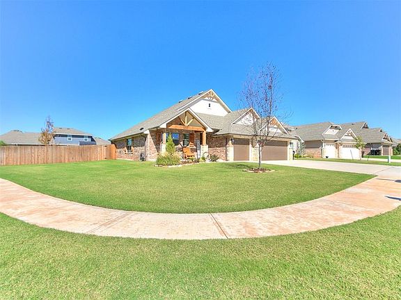 3rd image of 2701 Cedar Creek Dr