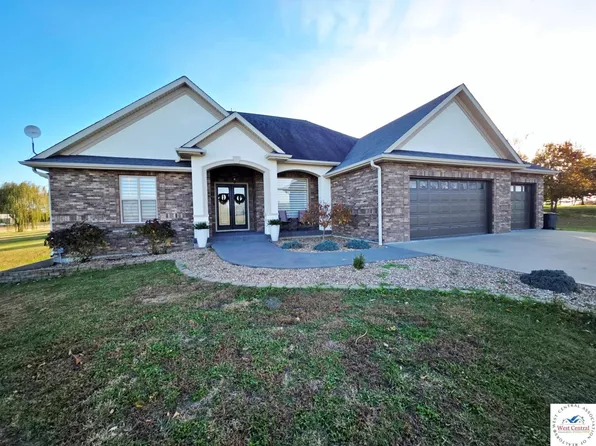 25010 Arthur Ln, Sedalia, MO 65301