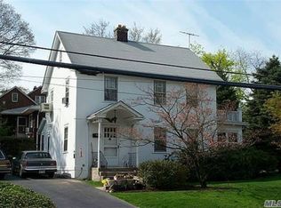 68 Hicks Ln, Great Neck, NY 11023