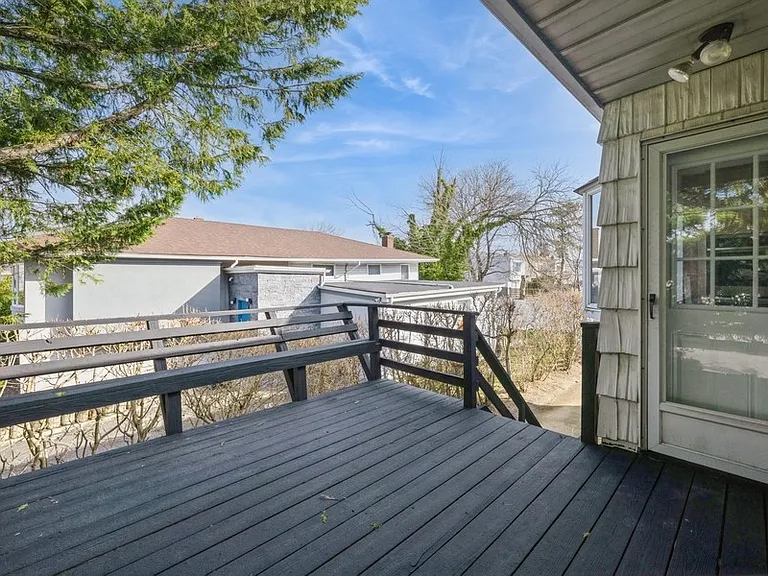 482 Harbor Dr — Photo 33