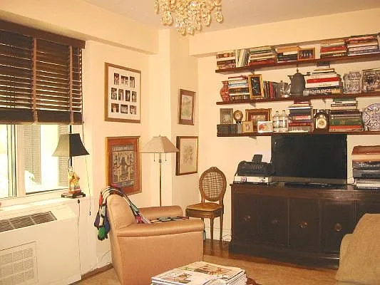 Rented by essential NEW YORK Real Estate | media 33