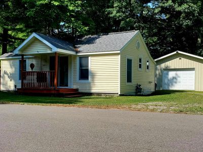 909 Maple Ave, East Tawas, MI, 48730