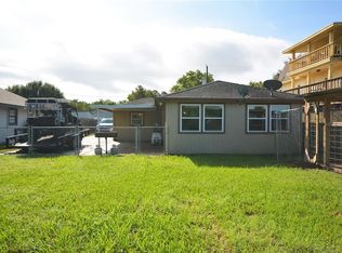 119 Bastrop Bayou Dr, Angleton, TX 77515