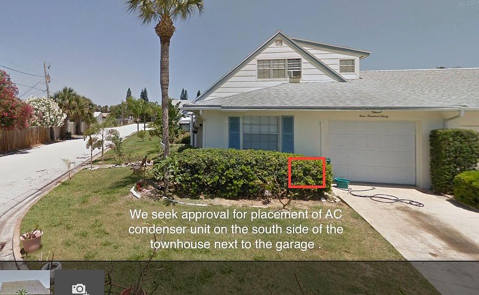 Sideview of house Driveway