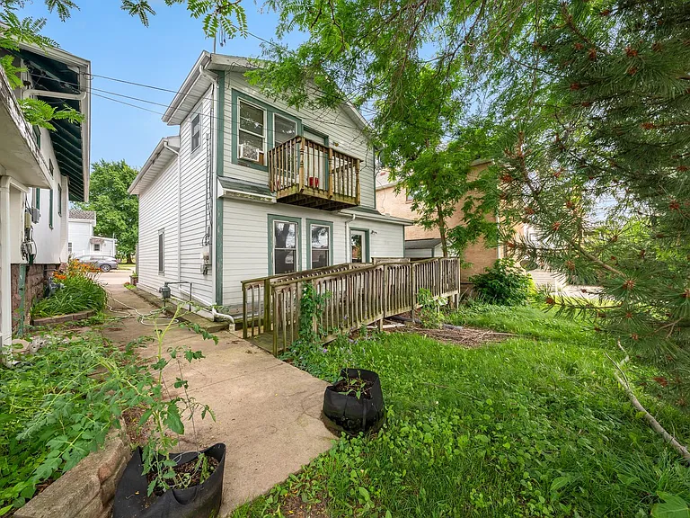 119 N Wisconsin St — Photo 14