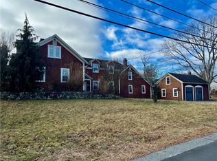 61 Governor Bradford Dr, Barrington, RI 02806