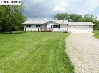 15590 330th St, Mason City, IA 50401